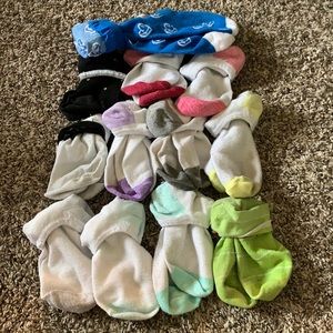 12 pairs of women’s socks